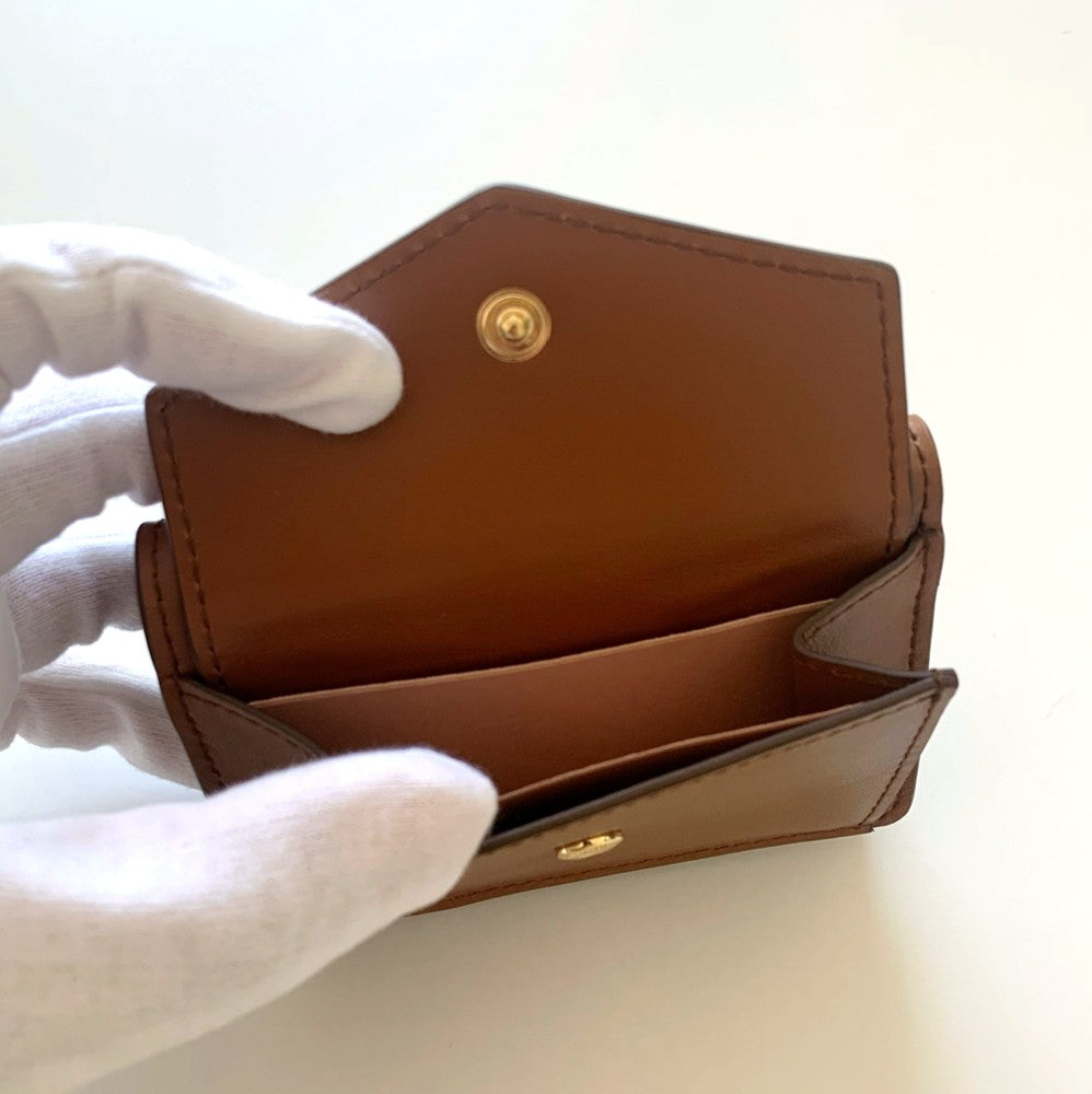 Miu Miu レザー三つ折り財布