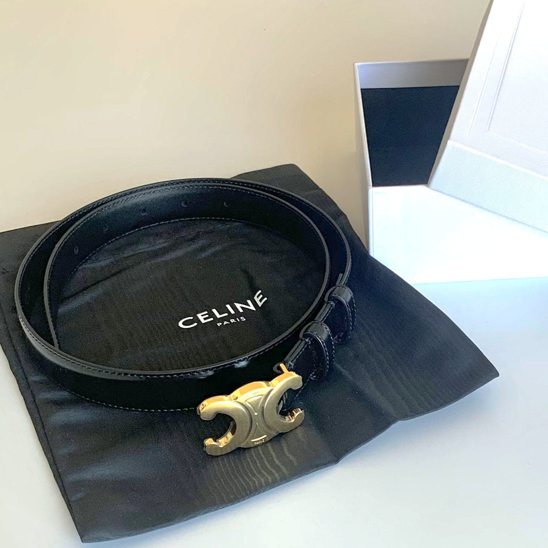 CELINE トリオンフ レザーベルト ブラックxゴールド 25mm幅
